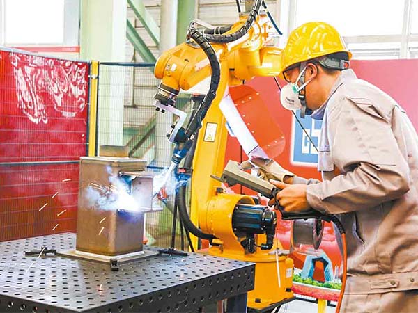怎樣正確的使用全自動焊接機(jī)器人？